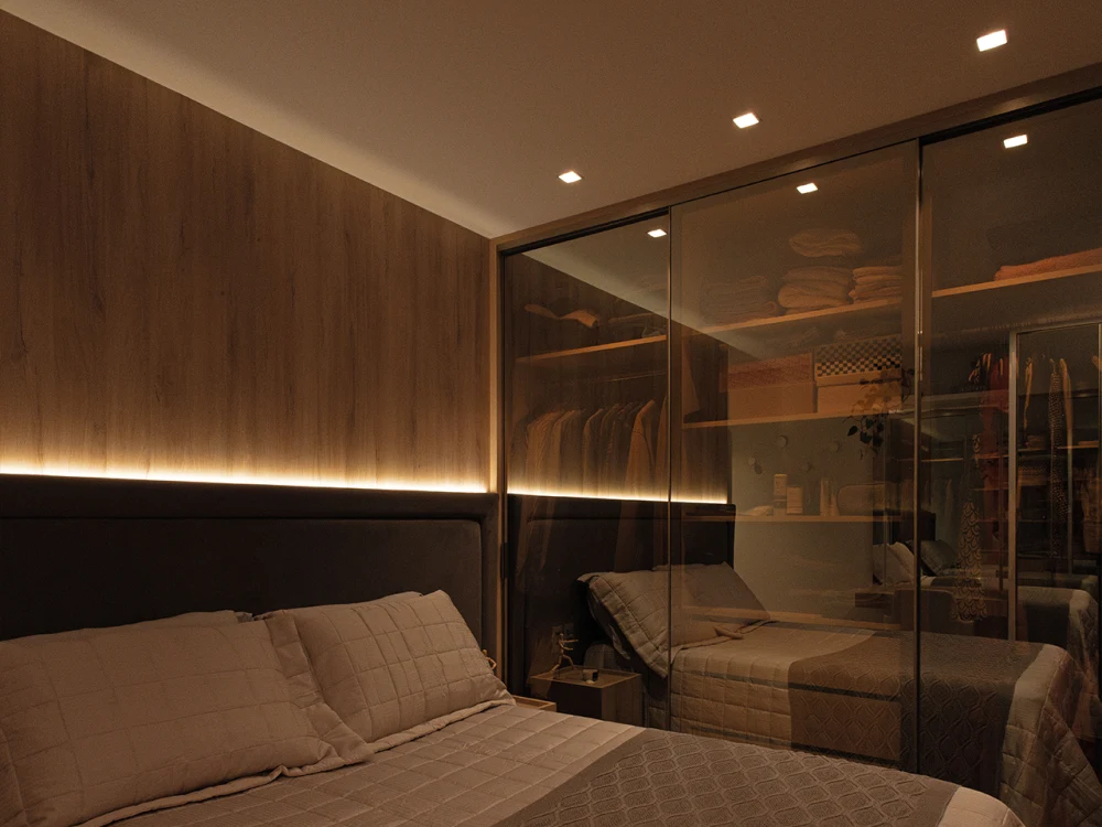 Mini dicroicas em embutidos no teto de um quarto com closet